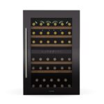 Klarstein Einbau-Weinkühlschrank, 1 Zonen Getränkekühlschrank Klein, Kleiner Weinschrank 51L, Wein-Kühlschrank Klein mit Glastür, Indoor/Outdoor Flaschenkühlschrank, Wine Fridge 24 Flaschen