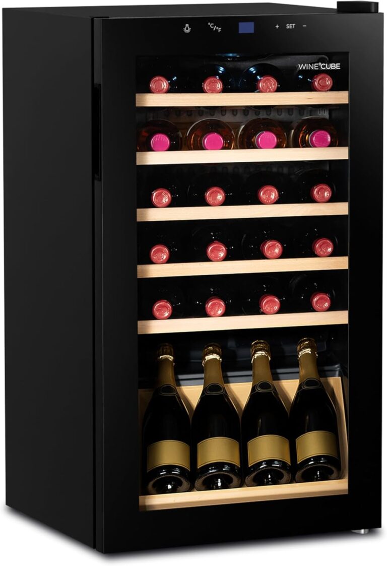 °CUBES Weinkühlschrank 28 Flaschen (90L) mit eleganter Glastür & hochwertigen Regalen aus Buchenholz | 5-18°C, vibrationsarm & leise (40dB) | Weinschrank mit LED Display - Tolles Geschenk